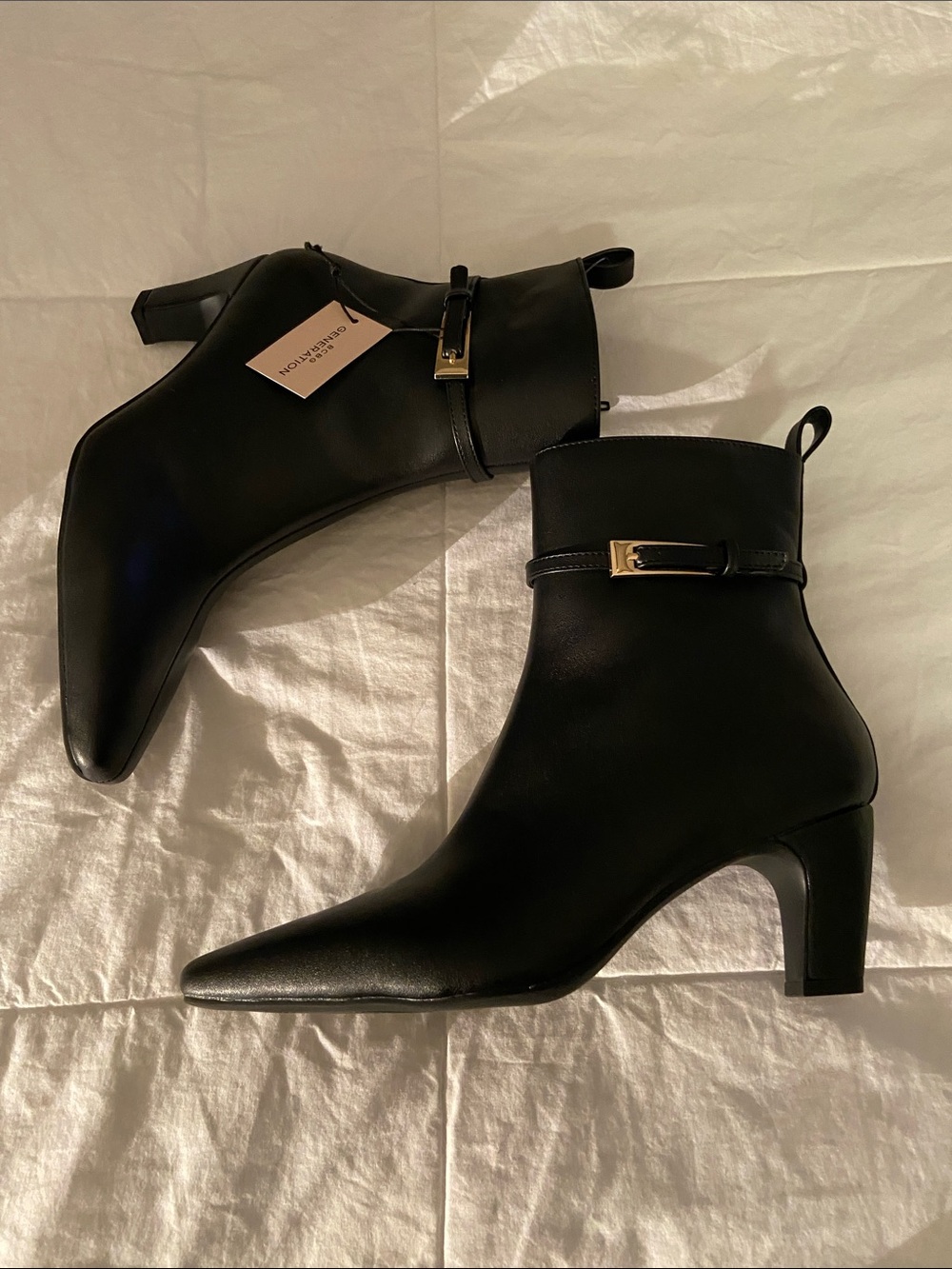 🖤BCBGeneration Black Pointed Toe Ankle Booties with Gold Buckle🖤